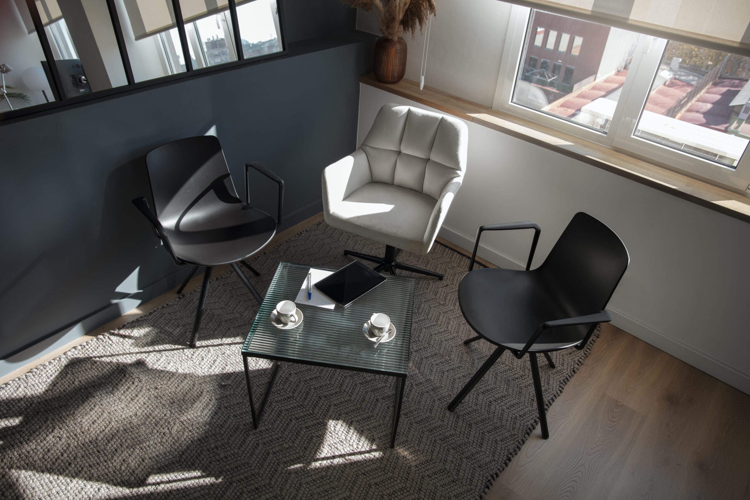 natacao-morta-de-cadeira-de-escritorio (1)